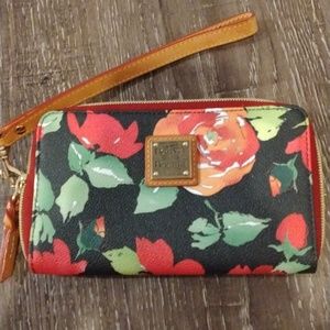 Dooney & Bourke wristlet
